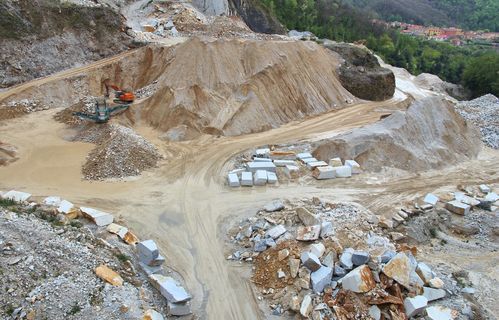 煤矿工人下井前，要检查哪些东西确保自己安全？